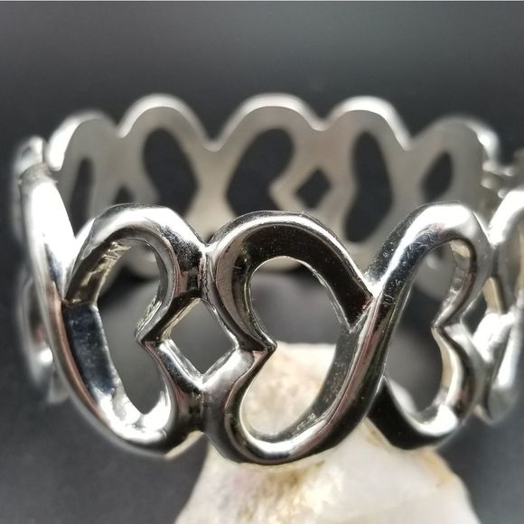 VINTAGE! Victorian Heart Chained in Love Bracelet. B324 - Picture 2 of 3